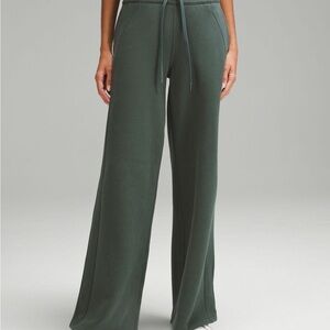 Lululemon Women's Green Scuba Mid-rise Wide-leg Pants Full Length